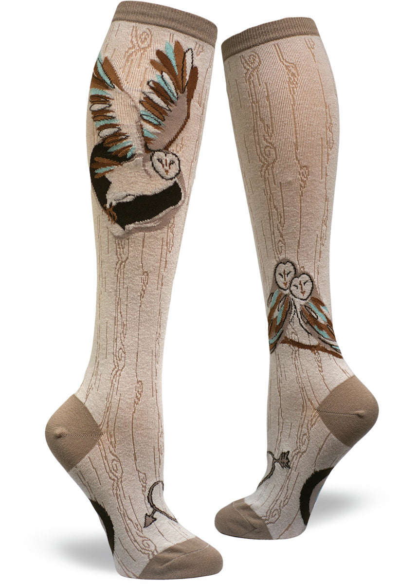 Barn Owl Knee Socks for women with a woodgrain-patterned background taupe and carved heart on the foot