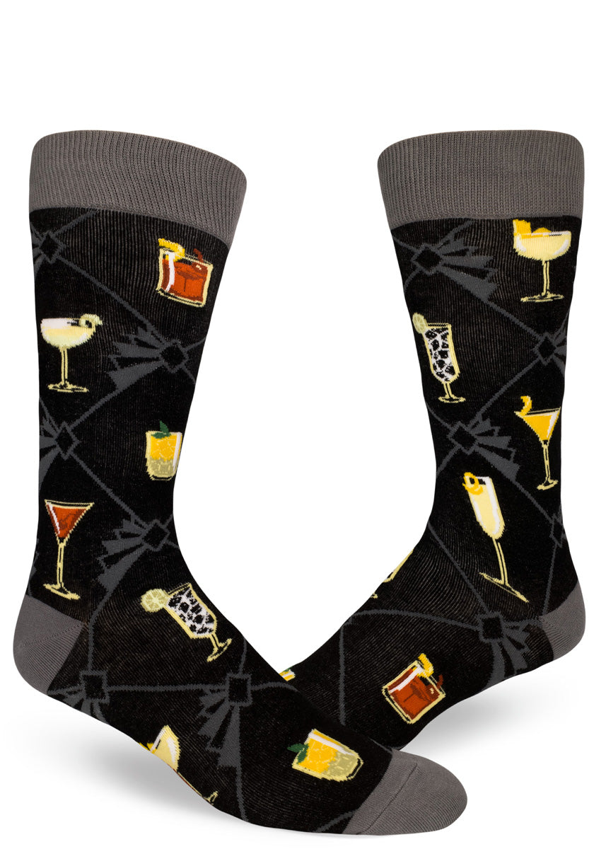 Classic cocktail socks for men show alcoholic drinks on socks.