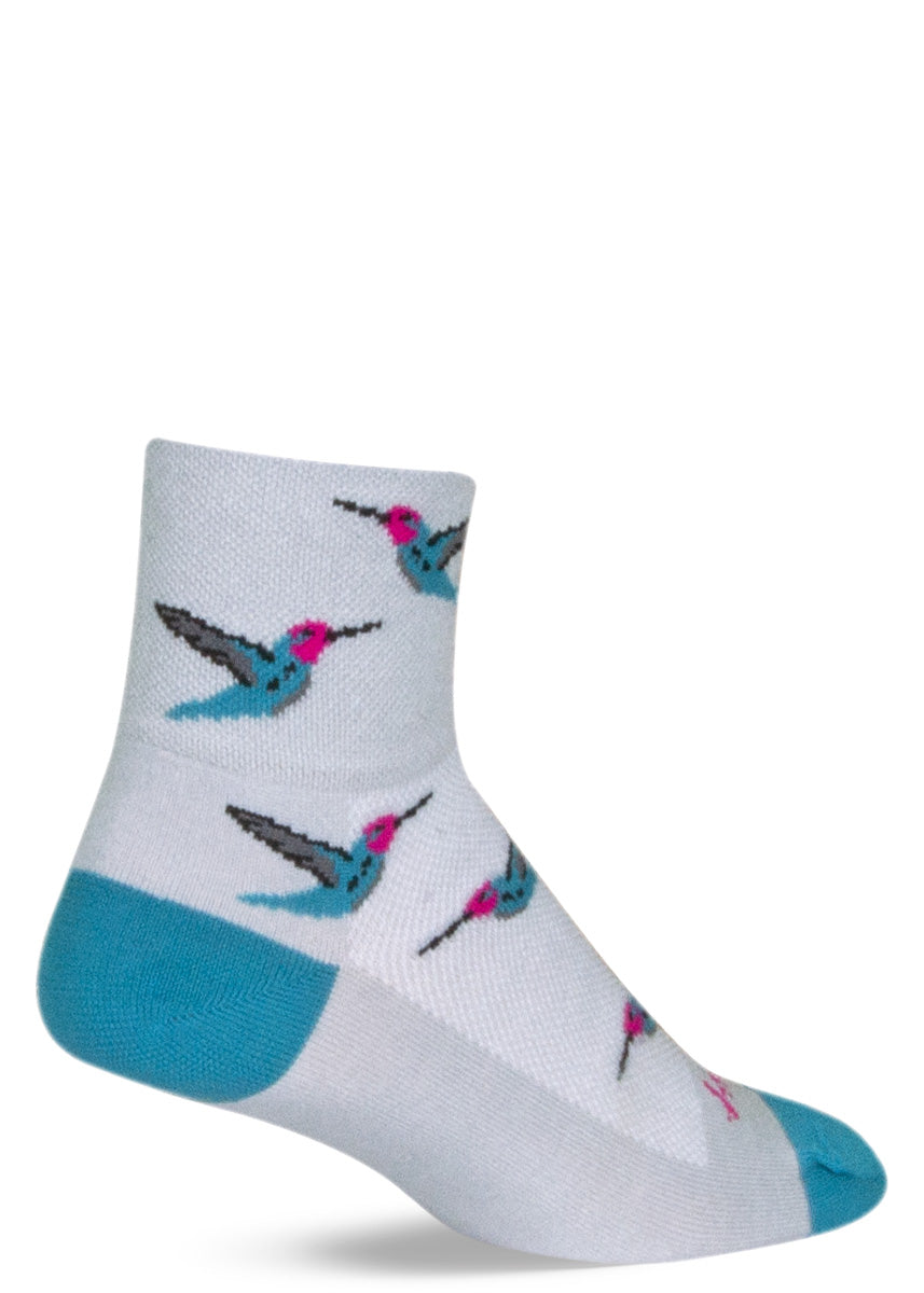 These fun ankle socks feature a repeating pattern of red-crowned hummingbirds that resemble the Anna's species common along the Pacific Coast.